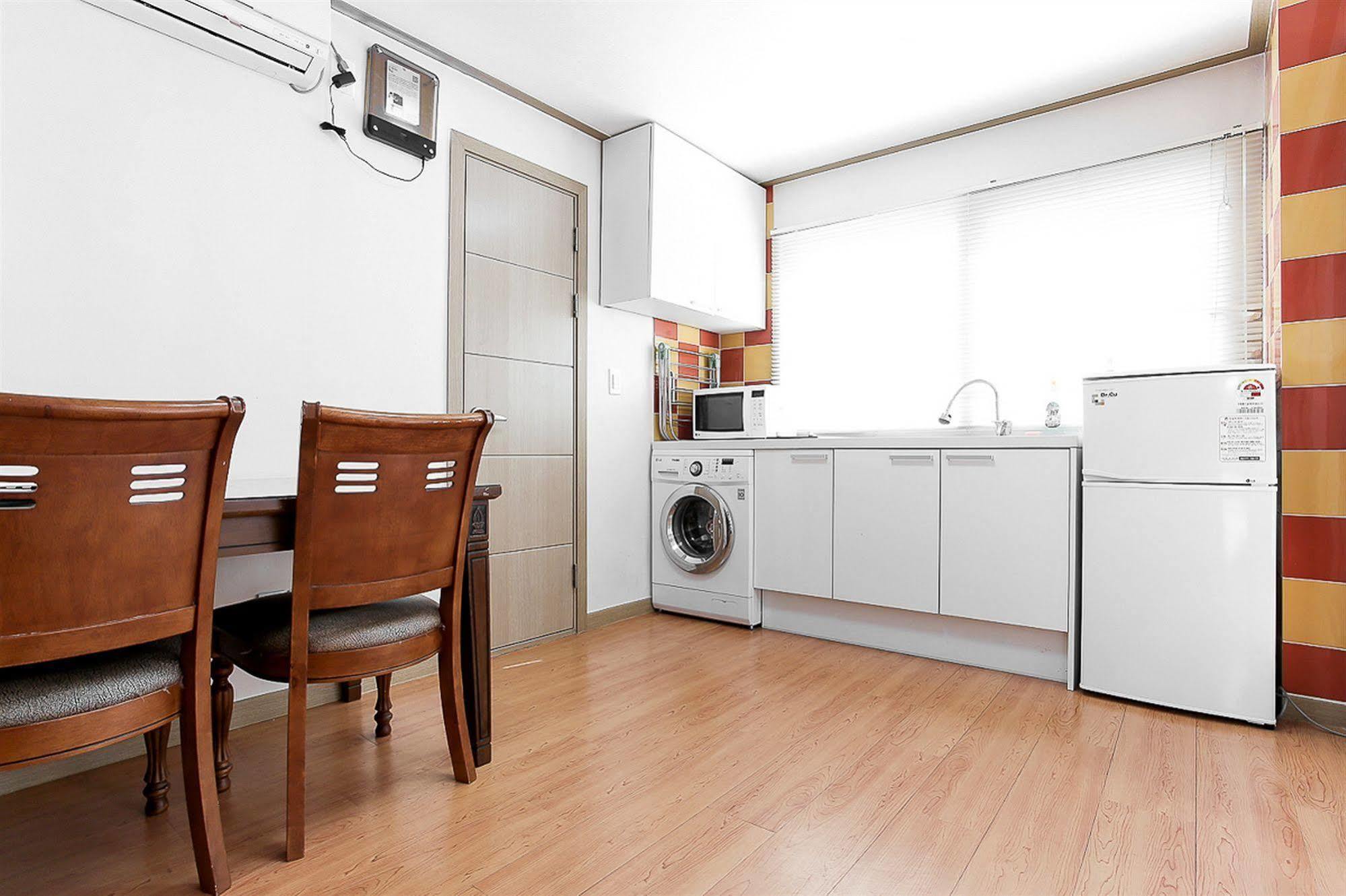 Blooming House Aparthotel