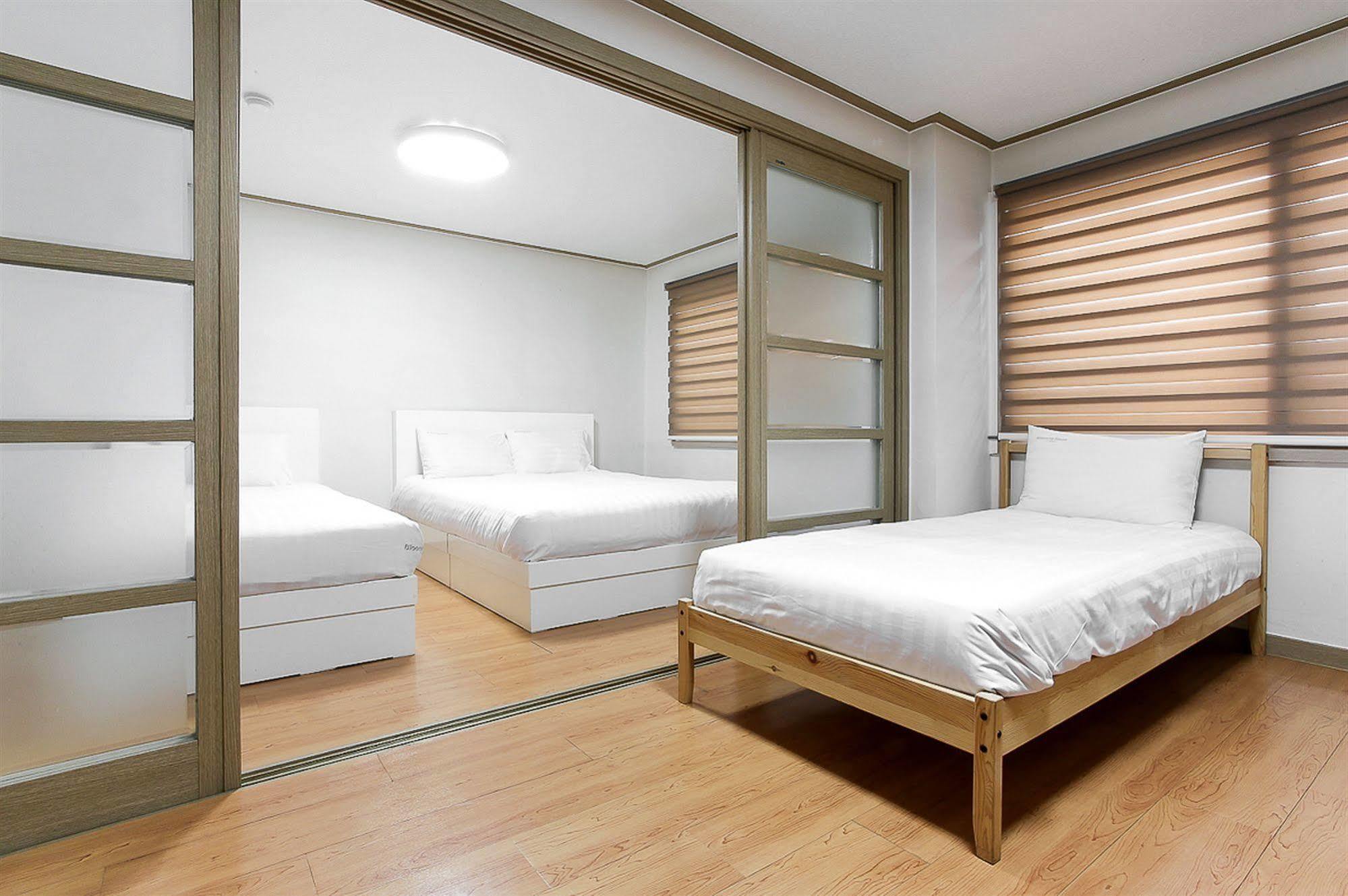 Aparthotel Blooming House 3*